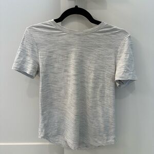 Lululemon women’s t shirt